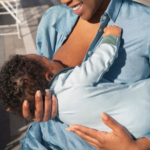 Imagem de uma mãe a amamentar o bebé