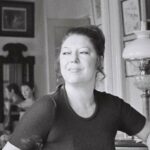 Fotografia de Natália Correia a preto e branco