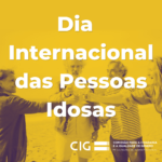 2 mulheres e 2 homens brindam na praia. Texto Dia Internacional das Pessoas Idosas